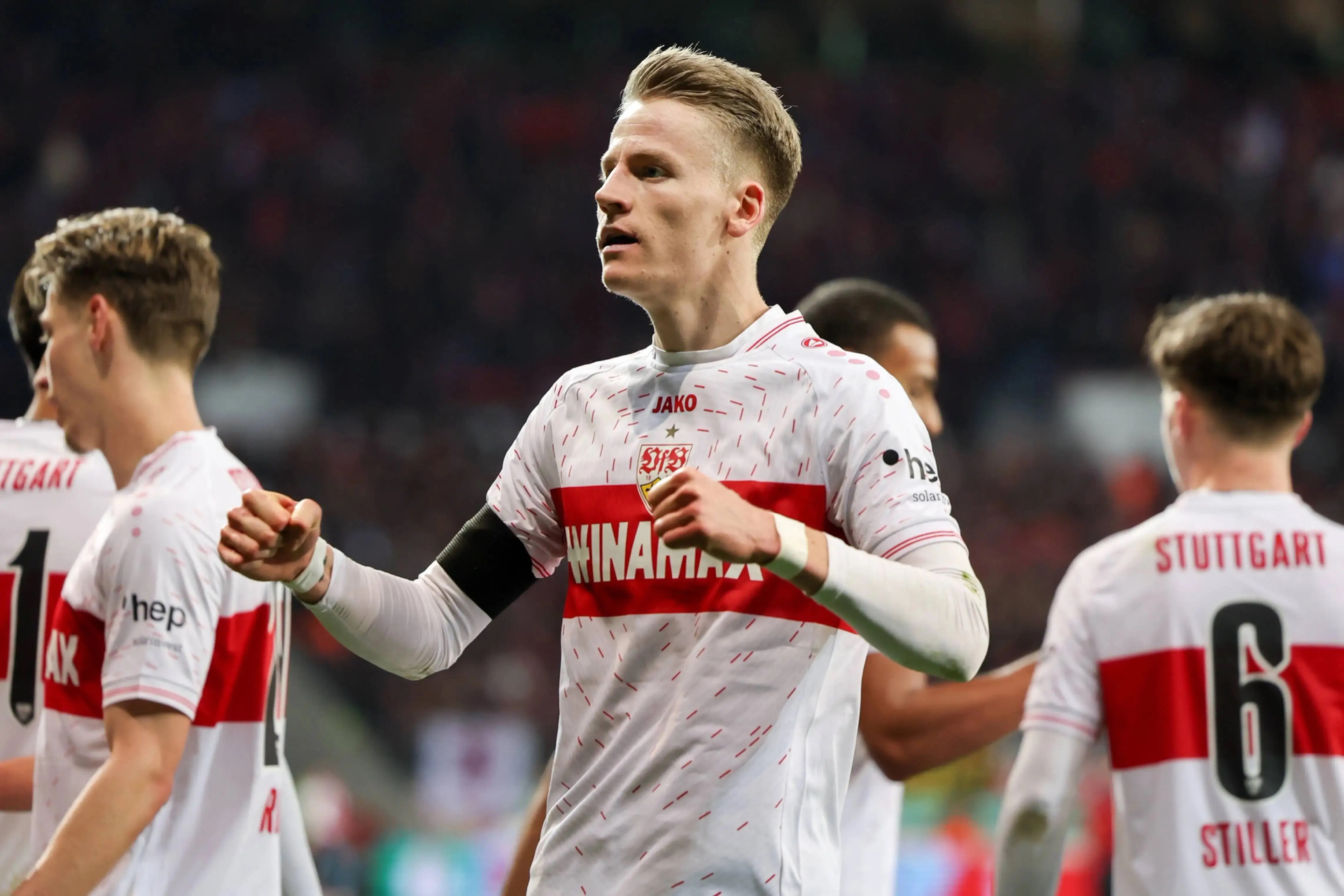 九游游戏平台-包含费耶诺德转会期临场应变，志在德甲名次提升，更衣室稳定，球队文化再被提及的词条